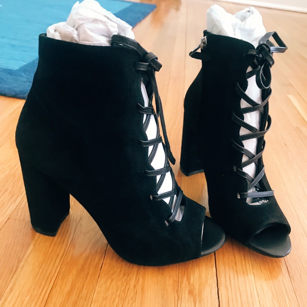 Sam Edelman ankle lace up yvie bootie NWT